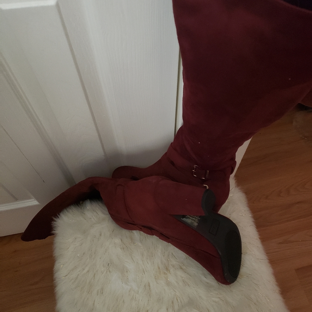 Boots - Picture 3 of 4